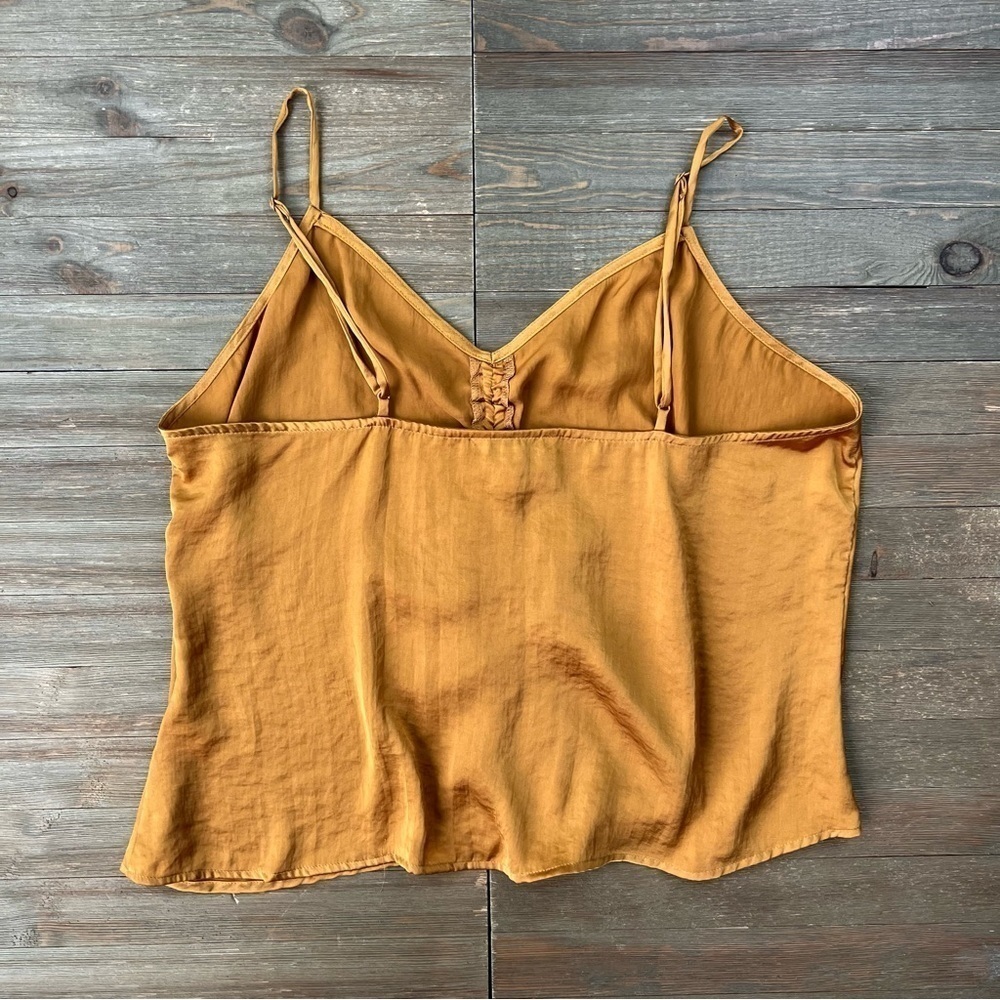 Nine West Ruched Drawstring Front Tank - Picture 3 of 7